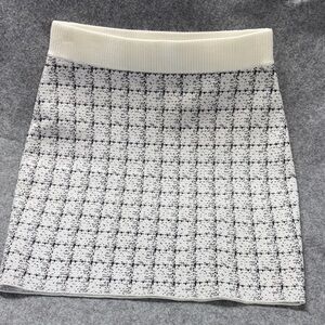 Aritzia Babaton Lenzing Ecovero viscose blk white pull on tweed looking skirt